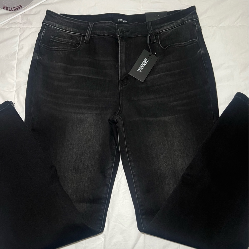 NWT Womens Zenana Straight Leg Black Jeans Distressed 18W 34 x 31 Alright By Me